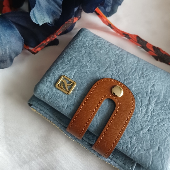 Textured Blue and Brown Mini Wallet - Picture 5 of 14